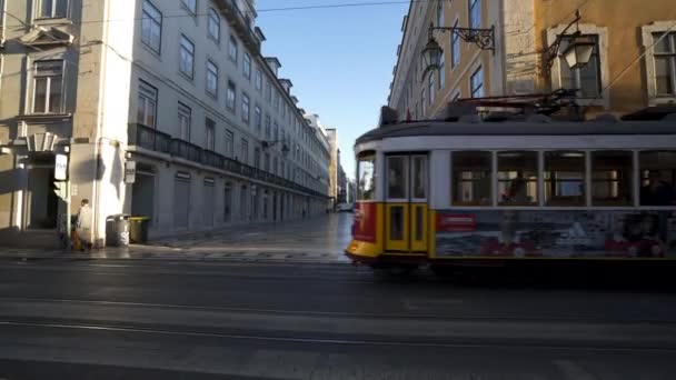 Εικονικό Τραμ Στη Λισαβόνα Περνά Πορτογαλία — Αρχείο Βίντεο