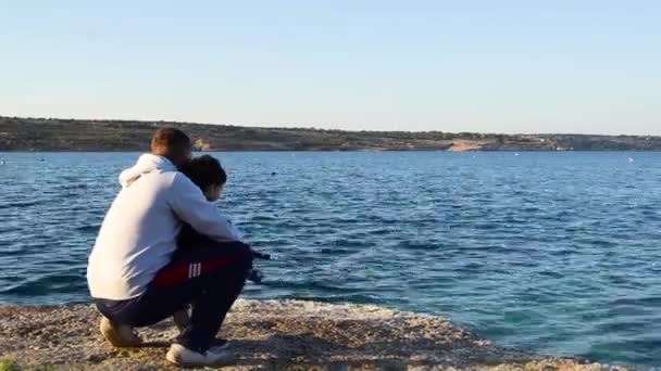 Adorable Clip Father Son Fishing Coastline Malta — Vídeo de Stock