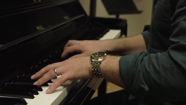 Slow Motion Pianist Jamming Piano — Stockvideo