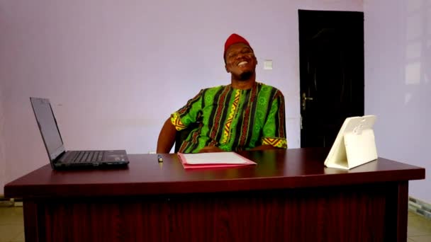 Happily Listening Posing Black African Business Man His Office — Video