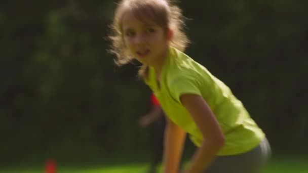 Young Girl Concentrates Really Hard Practicing Throw Tennis Balls School — Stok video