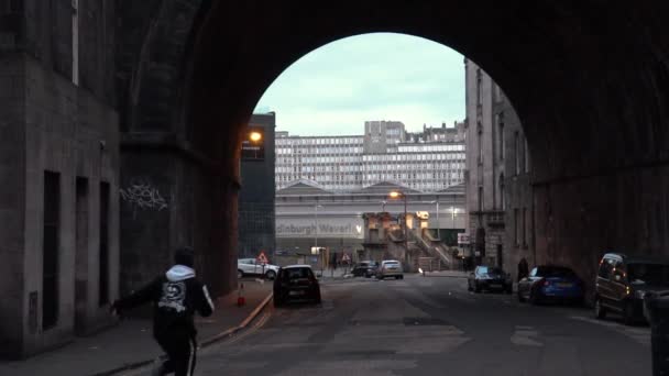 Slow Motion Footage Young Man Running Calton Road Edinburgh Scotland — Stock video