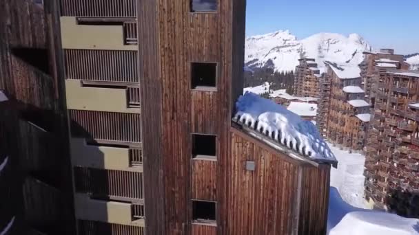Horizontal Pan Alpine Avoriaz Building — Stockvideo