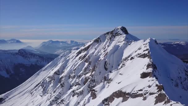 High Pass Snow Covered Spines Alpine Hill — Stockvideo