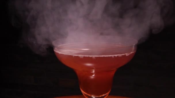 Smoky Cocktail Drink Slow Motion — Vídeo de stock