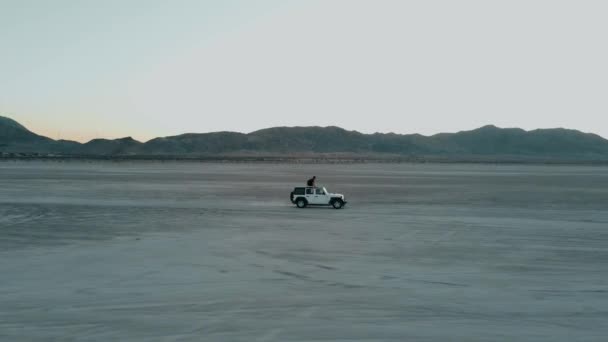 Беспилотник Следует Джипом Пустыня Лагуна Салада Пустыня — стоковое видео