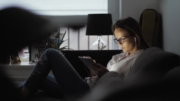 Young Woman Browsing News Social Information Feed Online Her Laptop — Wideo stockowe