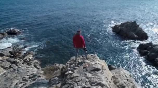 Adventurer Exploring Wild Nature Landscapes Standing Edge Dangerous Seaside Cliff — Stock Video