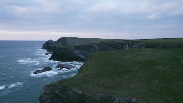 Flying Dji Drone Cornwall England Close Seaside Beautiful Cliffs — Stockvideo