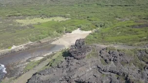 Pemandangan Udara Dari Kursi Pele Menghadap Laut Dari Tebing Oahu — Stok Video