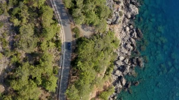 Voiture Drone Conduite Sur Autoroute Côtière Par Eau Bleu Azur — Video