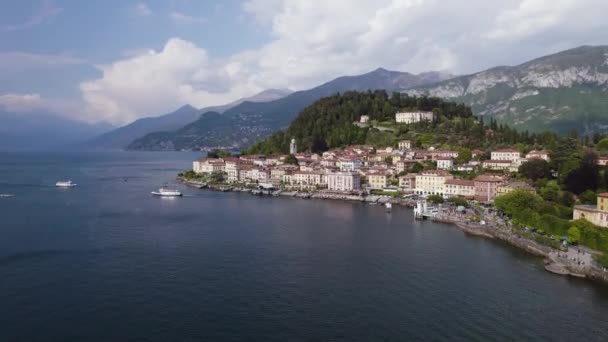 Ferries Arrive Depart Picturesque Bellagio Lake Como Aerial — Vídeos de Stock