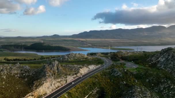 Kaunis Antenni Drone Laukaus Sir Lowrys Mountain Pass Etelä Afrikka — kuvapankkivideo