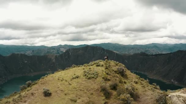 Flygfoto Över Quilotoa Sjön Kratern Vulkanen Ecuador Drönare Skott — Stockvideo