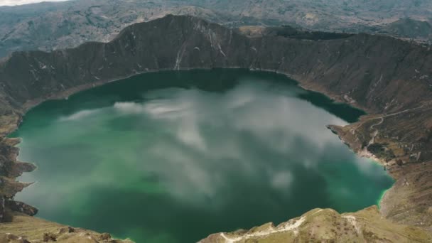 Laguna Del Cráter Volcánico Quilotoa Con Aguas Turquesas Ecuador Tiro — Vídeos de Stock