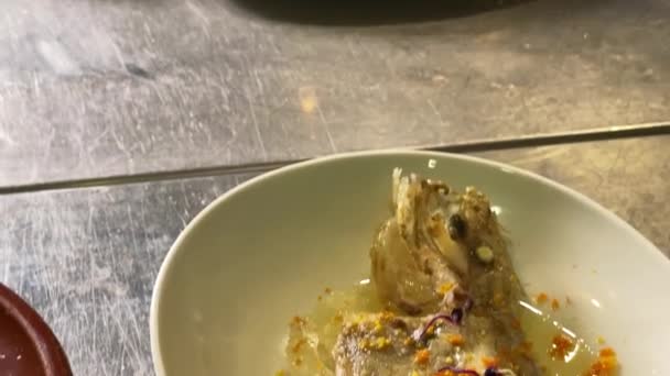 Varietà Ingredienti Cucinati Una Cucina Commerciale Triglie Foie Gras Spaghetti — Video Stock