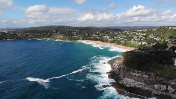 Krásné Skalnaté Pobřeží Avalon Beach Austrálie Letecký Pohled — Stock video