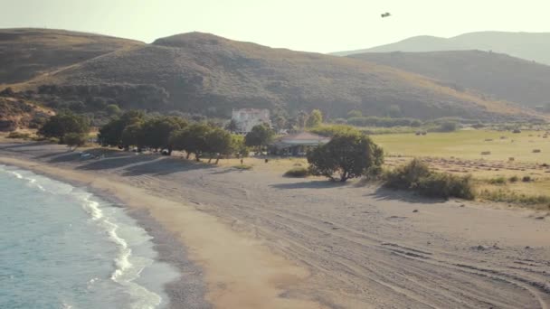 Yunanistan Lesvos Adası Kıyısındaki Güzel Kumlu Sahil — Stok video