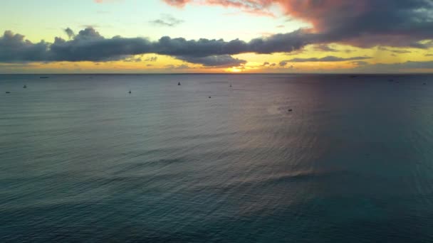 Vitorlások Utazás Csendes Óceánon Turista Nyaralás Egy Hawaii Naplemente Vitorlázás — Stock videók