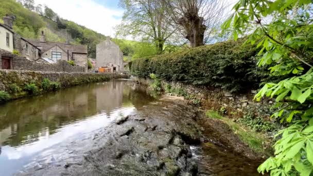 Stream Running Slowly Rocks Castleton Village Background — ストック動画