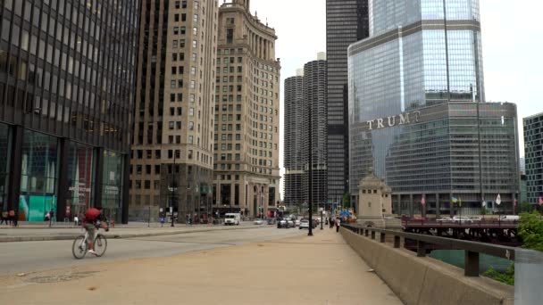 Chicago Riverwalk View Около Мая 2022 — стоковое видео