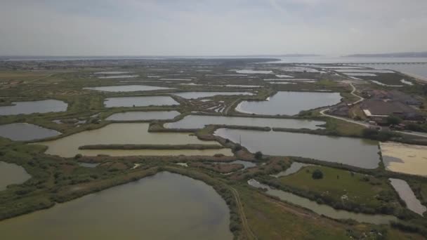 Légi Kilátás Samouco Salt Flats Alcochete Folyó Vasco Gama Háttérben — Stock videók