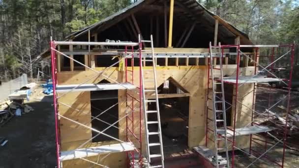 Sperrholzverkleidete Holzkirche Baufälligkeit Wird Restauriert Orbitalantenne — Stockvideo