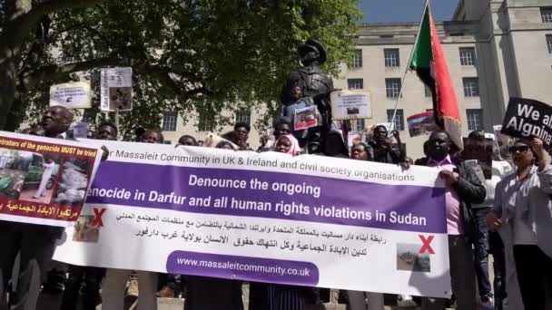 Sudanese Protestors Hold Banner Reads Denounce Ongoing Genocide Darfur All — Video Stock