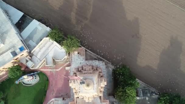 Vue Aérienne Angle Supérieur Oiseau Volant Près Temple Palitana Les — Video