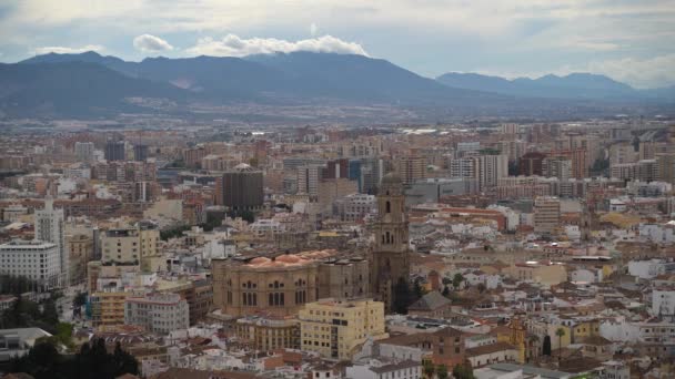 Panoramablick Über Malaga City Mit Kirche Und Bergen Der Ferne — Stockvideo