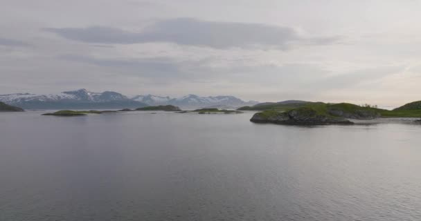 Γαλήνια Αρκτική Σκηνή Φύση Του Αρχιπελάγους Sommaroya Summer Island Εναέρια — Αρχείο Βίντεο