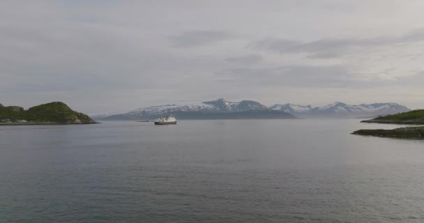 Ferry Senja Island Calm Fjord Extremely Scenic Arctic Area Aerial — Stockvideo