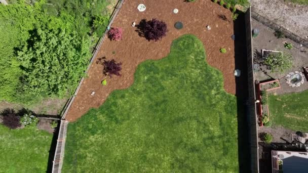 Top Aerial Shot Yard Beautiful Bark Landscaping — Vídeo de stock