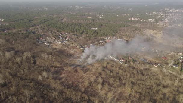 Flygomloppsbana Över Skogsbranden Förorten Grund Långvarig Torka — Stockvideo