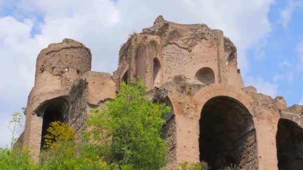 Laaghoekige Opname Van Ruïnes Van Het Romeinse Circus Maximus Tegen — Stockvideo