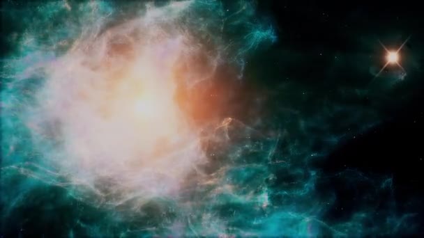 暗黒物質オレンジ色の太陽中心を持つ星雲や銀河 外側の深い星間空間に浮かぶ青い外宇宙塵のヒープ背景に星のフィールドを持つ宇宙 — ストック動画