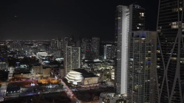 Downtown Miami Usa Noci Osvětlení Mrakodrapech Ulicích Statické Zobrazení — Stock video