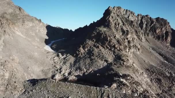 Mountain Rocky Summit Alps Switzerland Blue Sky Snow Drone Aerial — Vídeo de Stock