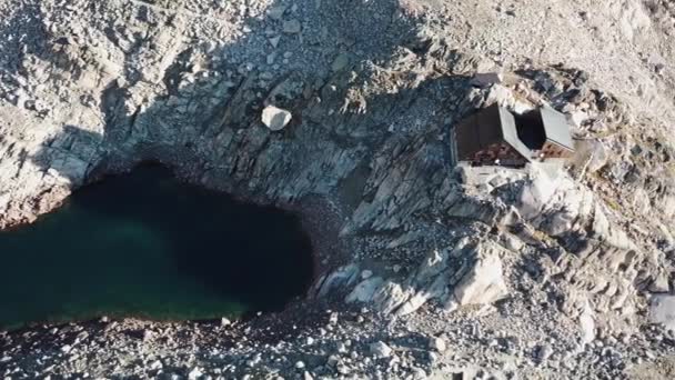Cabina Orny Lago Alpino Montagne Rocciose Svizzera Vista Aerea Drone — Video Stock