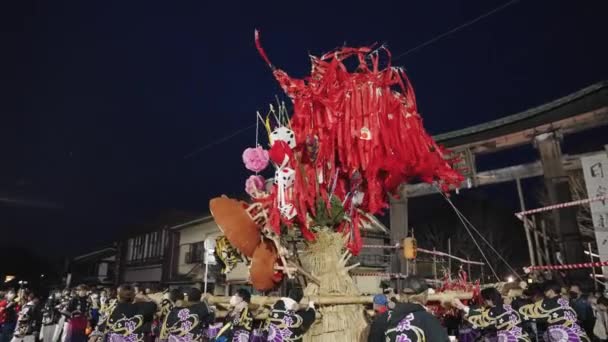 Mikoshi Float Being Carried Gates Hachiman Shrine Sagicho Festival — 비디오