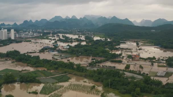 中国大陆的自然灾害 被洪水淹没的农村城市 无人机景观 — 图库视频影像