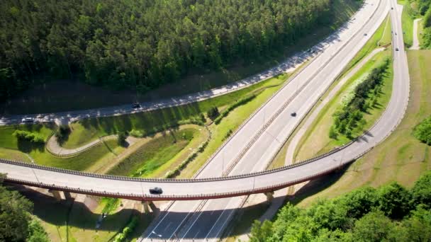Gdynia Poland Countryside Highway汽车交通与桥梁交叉口空中景观 — 图库视频影像