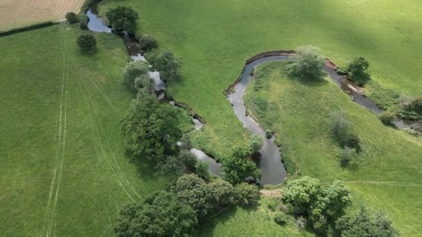 Eine Luftaufnahme Des Winzigen Flusses Arrow Auf Seinem Weg Durch — Stockvideo