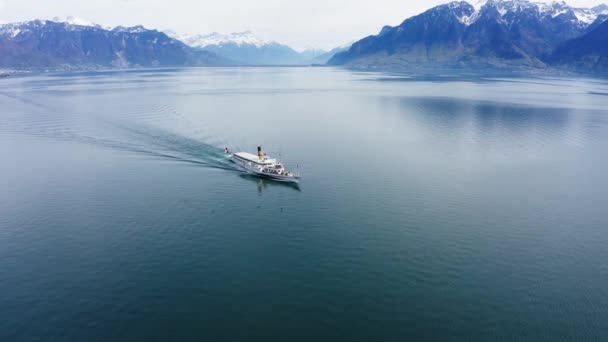 Ampio Drone Battello Vapore Trasporto Passeggeri Attraverso Lago Svizzera Con — Video Stock