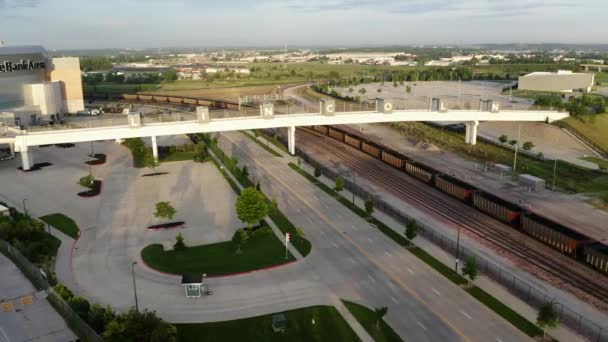 Lincoln Nebraska Bridge University Lincoln Campus Aerial Pan Right Train — Vídeo de Stock