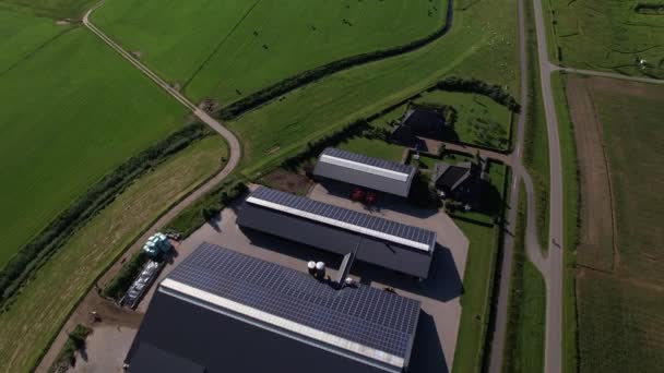 Aerial View Large Farm Solar Panels Dutch River Valley Landscape — 图库视频影像