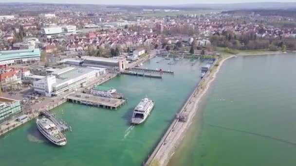 Letecký Snímek Příletu Trajektu Přístavu Friedrichshafenu Bodamské Jezero — Stock video