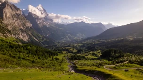 Grindelwald靠近Grosse Scheidegg的塌方 向西飞去 — 图库视频影像