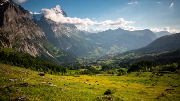 Timelapse Cumulus Clouds Fairy Tale Mountainscape Grindelwald Swiss Alps — Vídeo de Stock