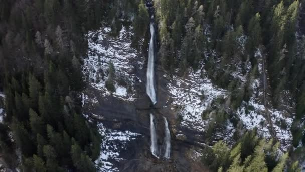 Luftaufnahme Eines Erstaunlichen Großen Wasserfalls Winter Den Französischen Alpen Von — Stockvideo